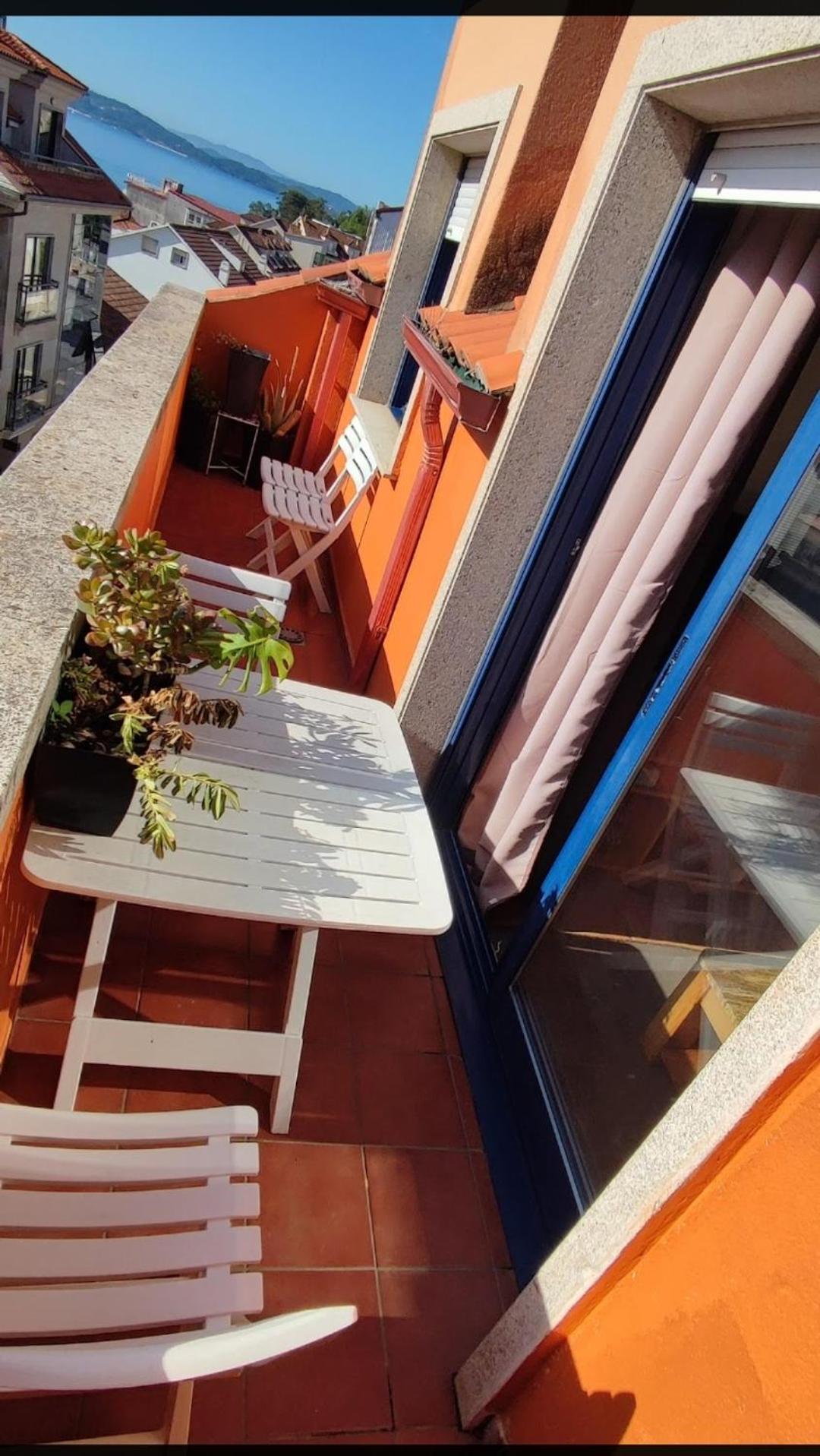 Aticos Con Terraza Vistas Urbanos 100 Playa Apartment Sanxenxo Exterior photo
